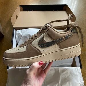 Nike Air Force 1 Camo!! Mens size 11!